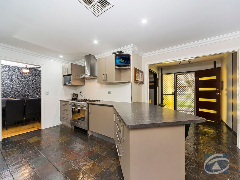 16 Inglebrae Crescent, Salisbury Park SA 5109