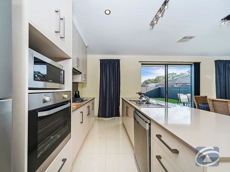 3 Riesling Crescent, Andrews Farm SA 5114