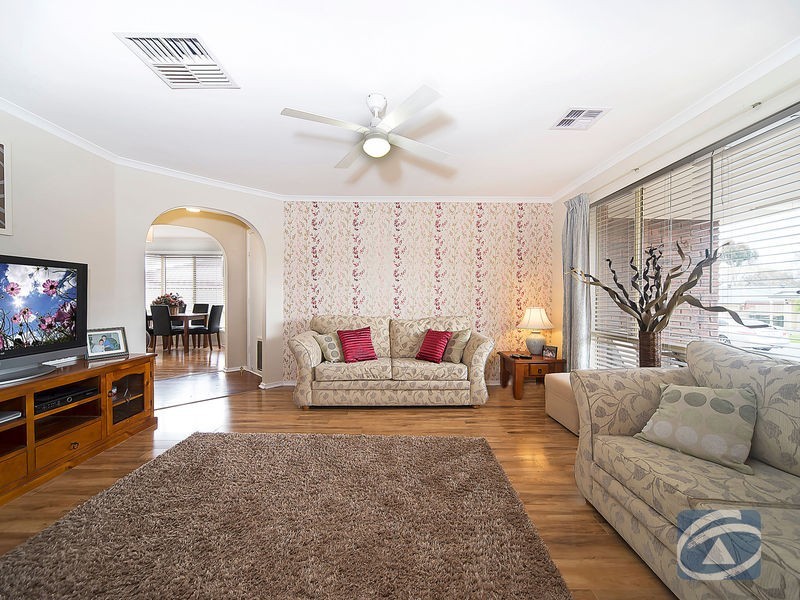 10 Toner Crescent, Evanston Park SA 5116