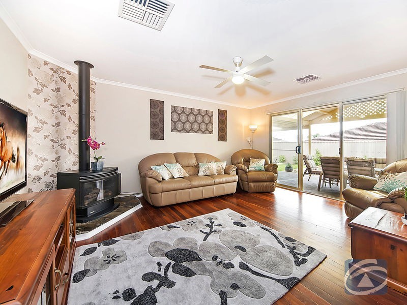 10 Toner Crescent, Evanston Park SA 5116