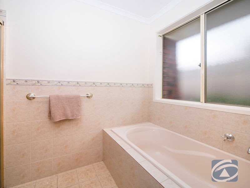 10 Toner Crescent, Evanston Park SA 5116