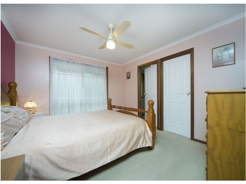 5 Linda Way, Evanston Park SA 5116