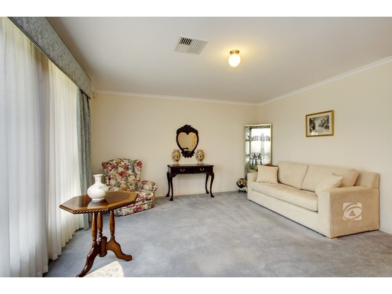 2 Rossiter Drive, Evanston Park SA 5116