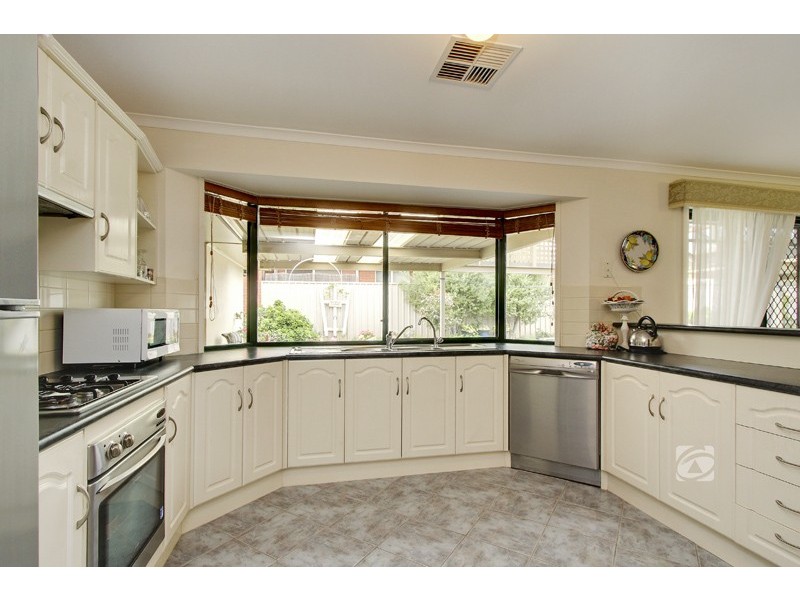 2 Rossiter Drive, Evanston Park SA 5116