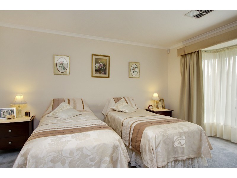 2 Rossiter Drive, Evanston Park SA 5116