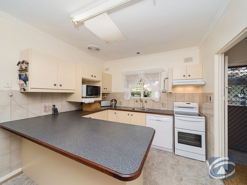 12 Russell Street, Evanston Park SA 5116