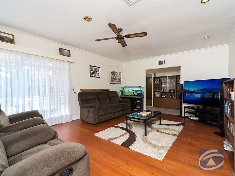 12 Russell Street, Evanston Park SA 5116