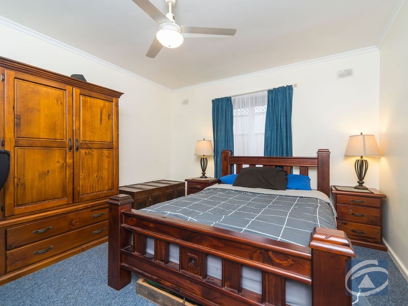 12 Russell Street, Evanston Park SA 5116