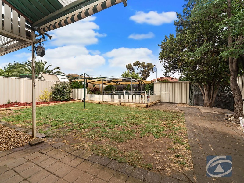 12 Russell Street, Evanston Park SA 5116