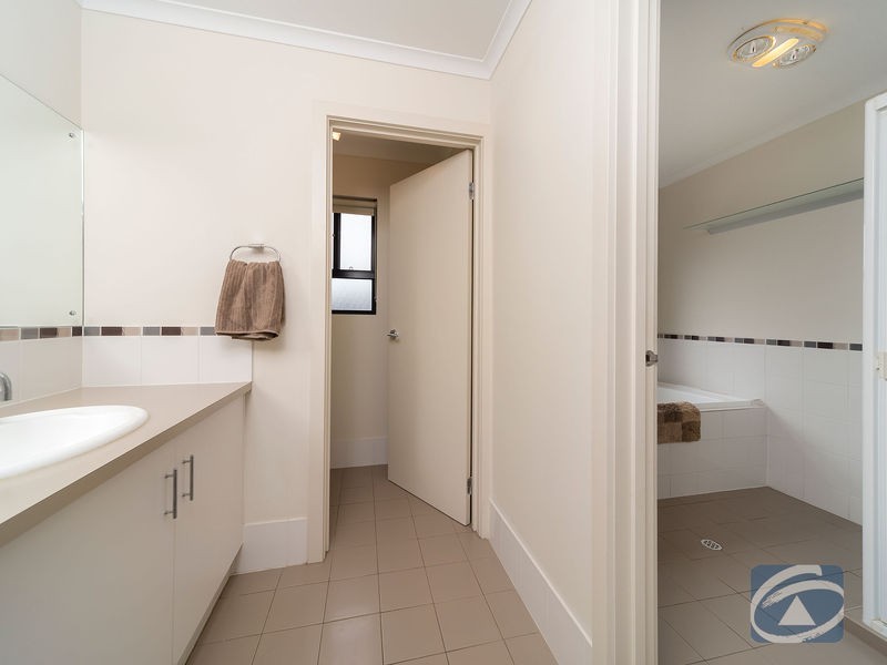 104 Sanctuary Drive, Mawson Lakes SA 5095