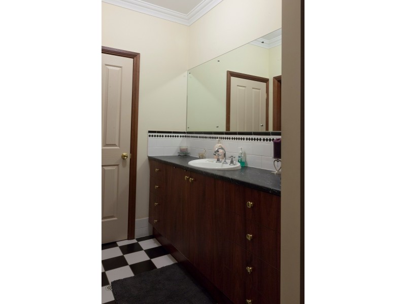 5 Challen Court, Evanston Park SA 5116