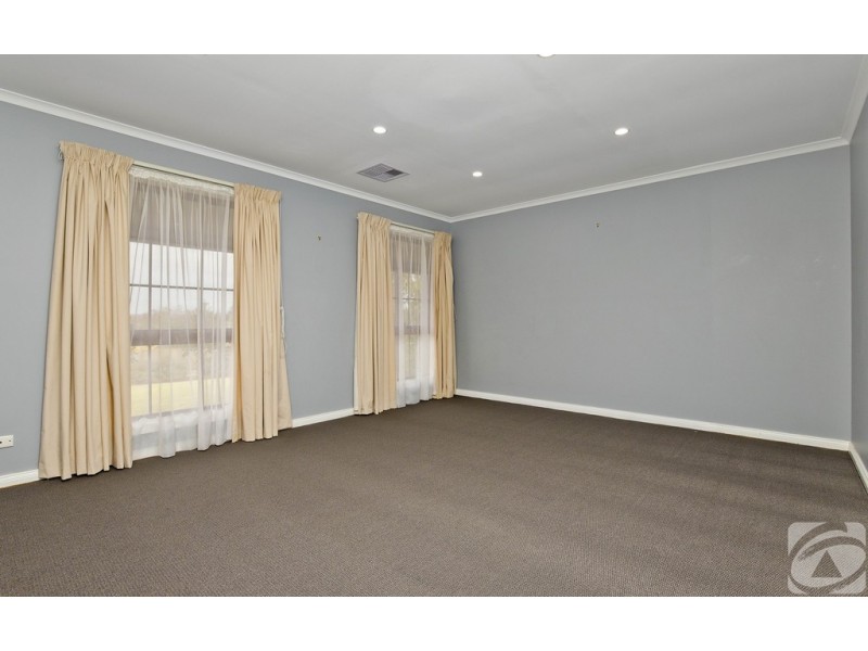 8 Finch Place, Hewett SA 5118