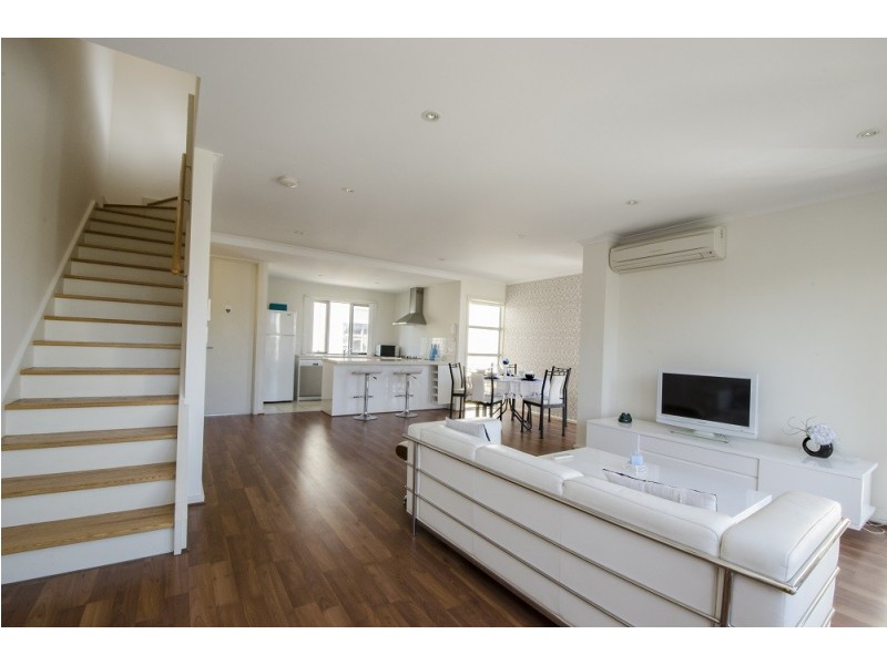 Unit 4 / 1 St Kitts Place, Mawson Lakes SA 5095