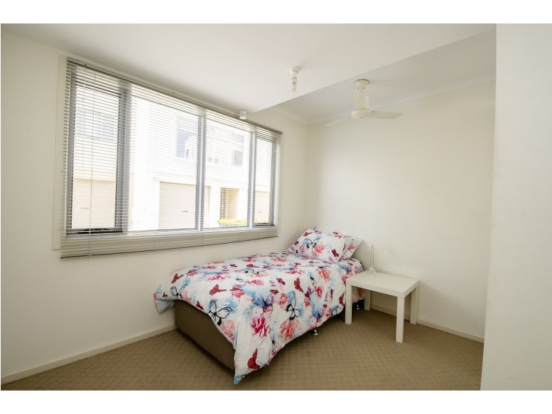 Unit 4 / 1 St Kitts Place, Mawson Lakes SA 5095