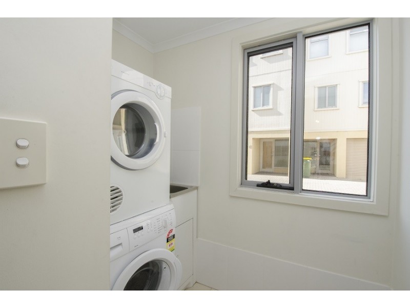 Unit 4 / 1 St Kitts Place, Mawson Lakes SA 5095