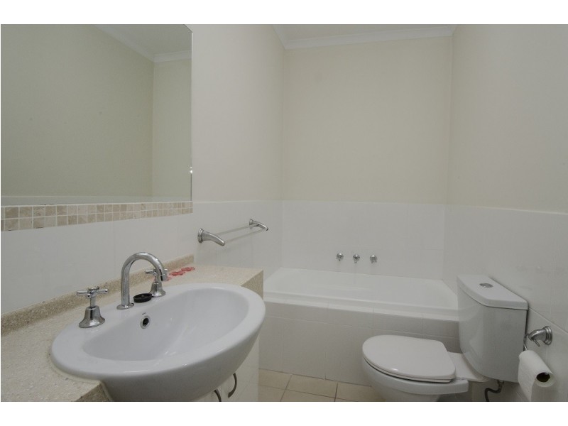 Unit 4 / 1 St Kitts Place, Mawson Lakes SA 5095