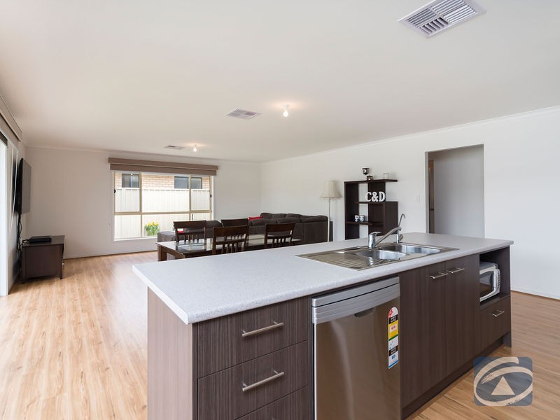 10 Lawes Terrace, Reid SA 5118