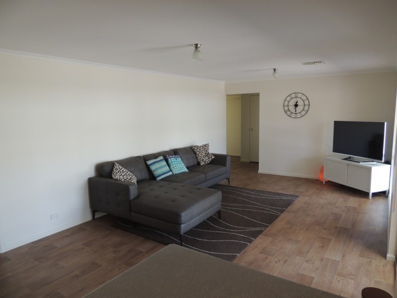 11 Fatchen Close, Evanston Park SA 5116