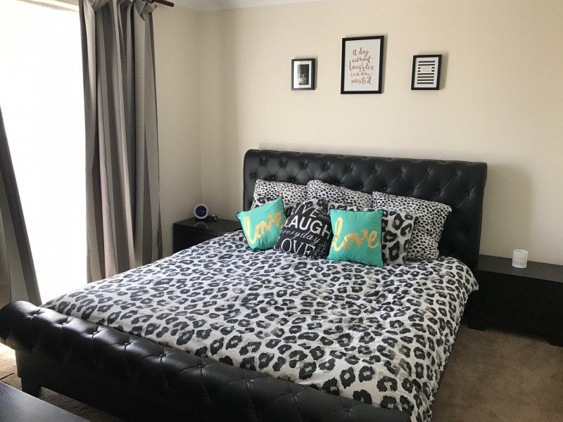 11 Fatchen Close, Evanston Park SA 5116