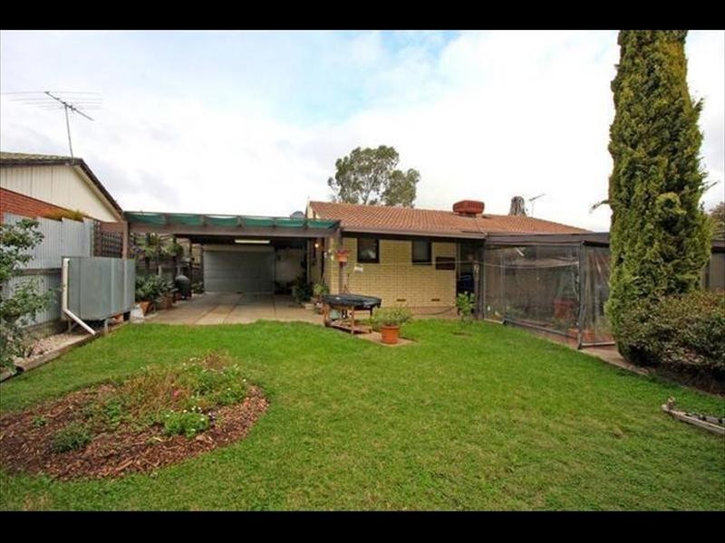 4 Paginton Crescent, Elizabeth East SA 5112
