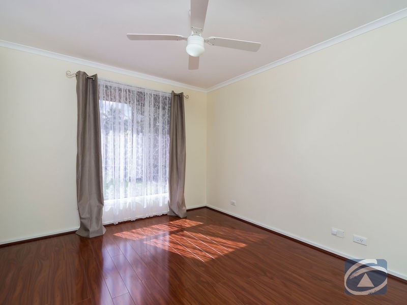24 Commodore Parade, Andrews Farm SA 5114