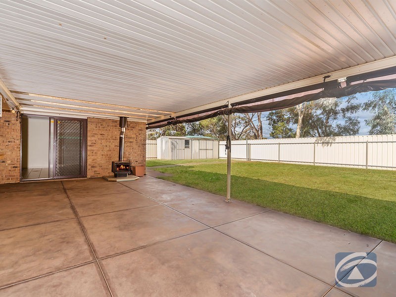 24 Commodore Parade, Andrews Farm SA 5114