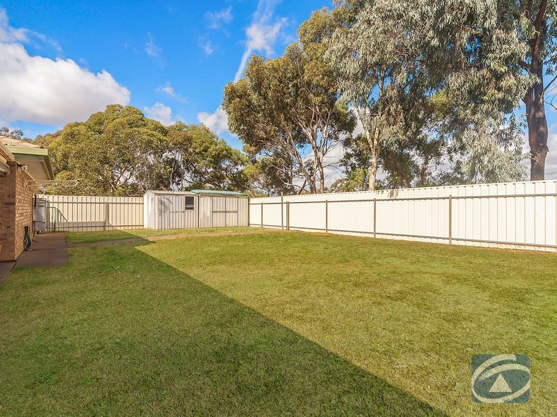 24 Commodore Parade, Andrews Farm SA 5114