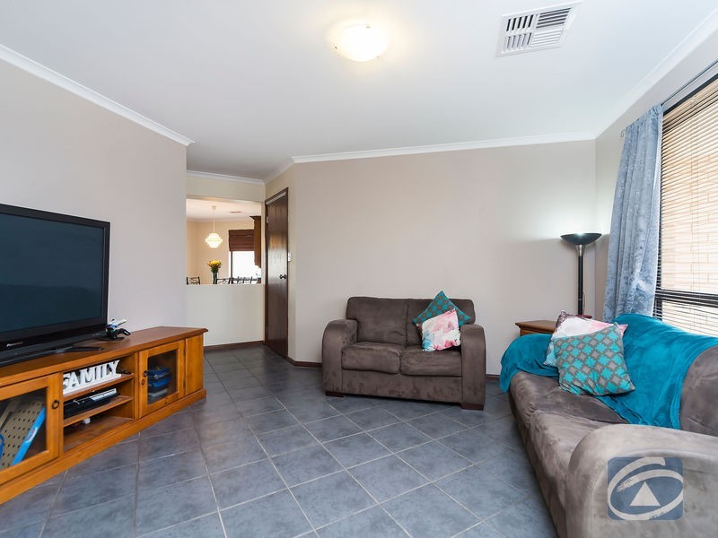 2 McLaren Court, Munno Para West SA 5115