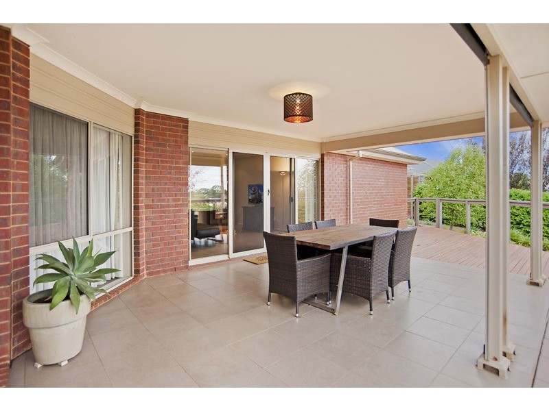 9 Greaves Crt, Evanston Park SA 5116