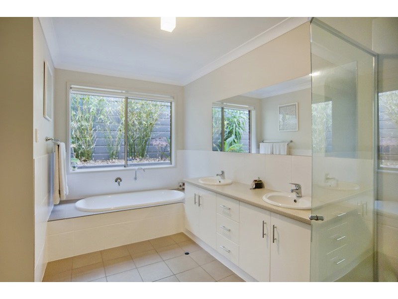 9 Greaves Crt, Evanston Park SA 5116