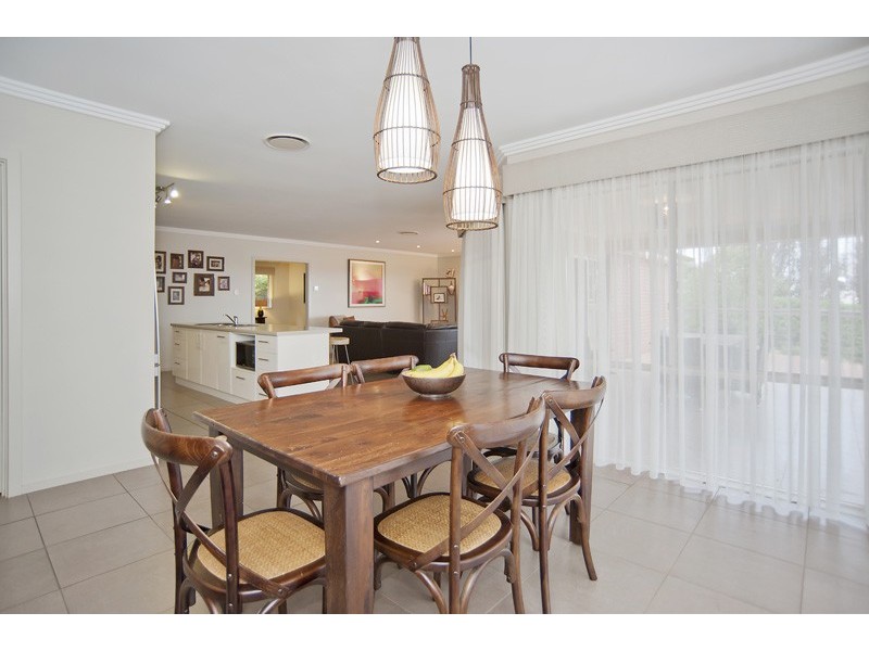 9 Greaves Crt, Evanston Park SA 5116