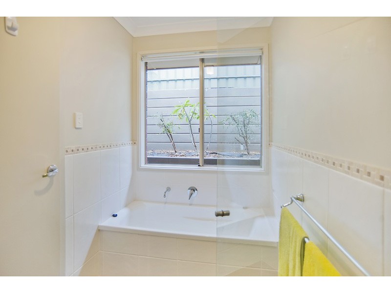 9 Greaves Crt, Evanston Park SA 5116