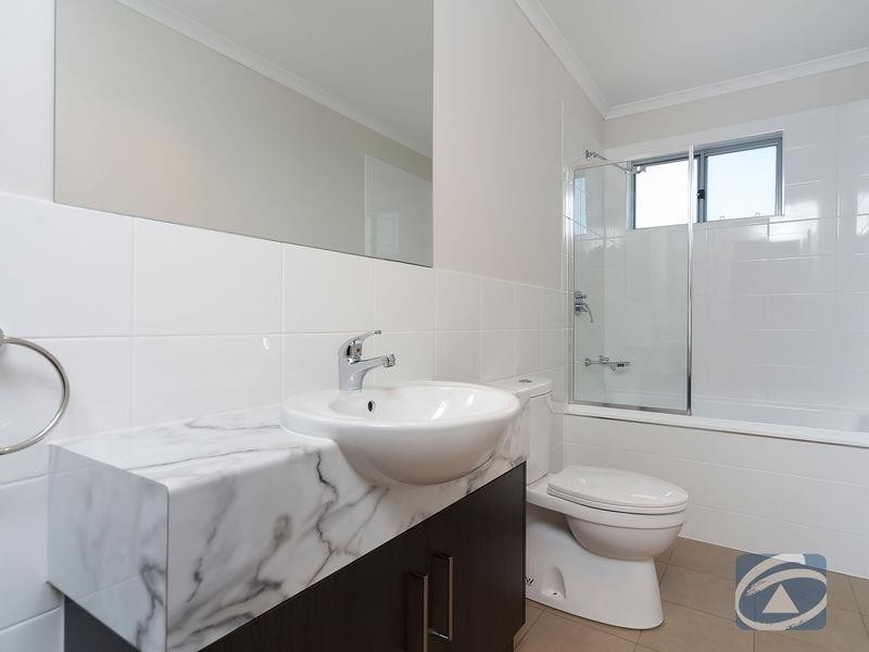 1/16 Swinden Cres, Blakeview SA 5114