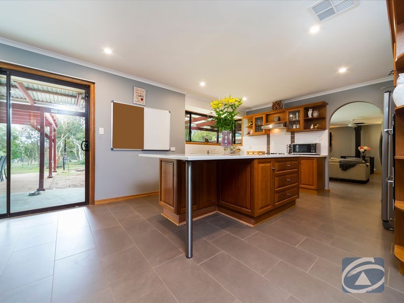 27 The Barracks, Cockatoo Valley SA 5351