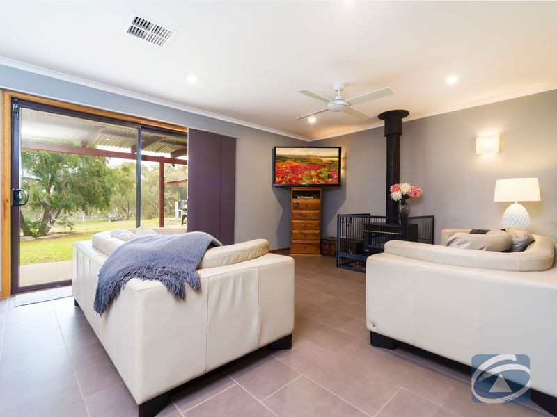 27 The Barracks, Cockatoo Valley SA 5351