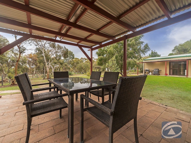 27 The Barracks, Cockatoo Valley SA 5351