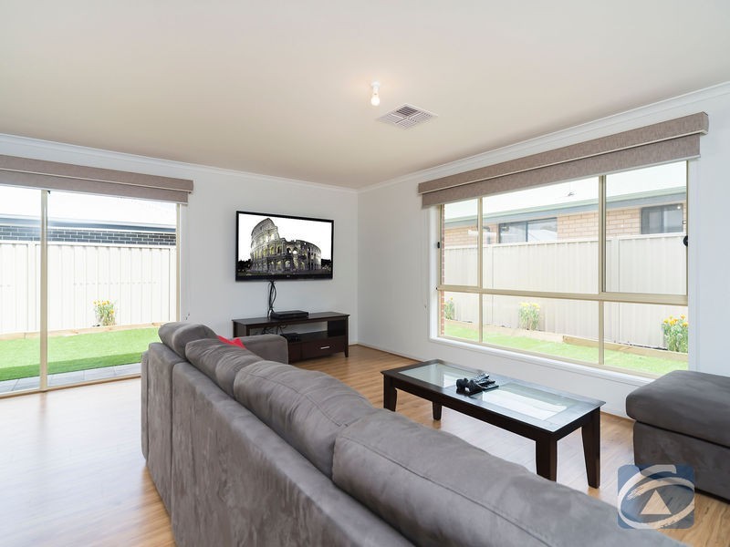 10. Lawes Terrace, Reid SA 5118