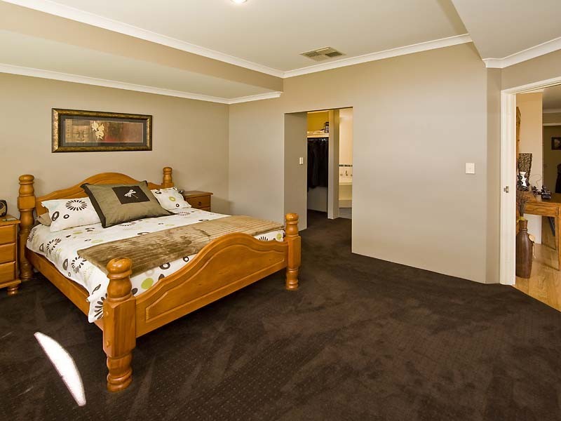 8 Barents Road, Canning Vale WA 6155