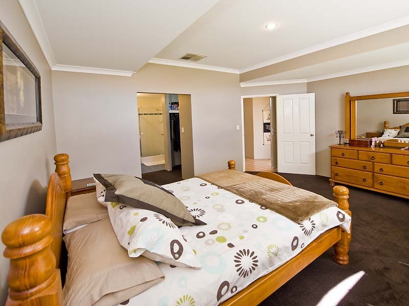 8 Barents Road, Canning Vale WA 6155