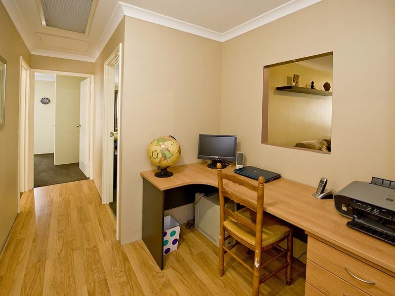 8 Barents Road, Canning Vale WA 6155