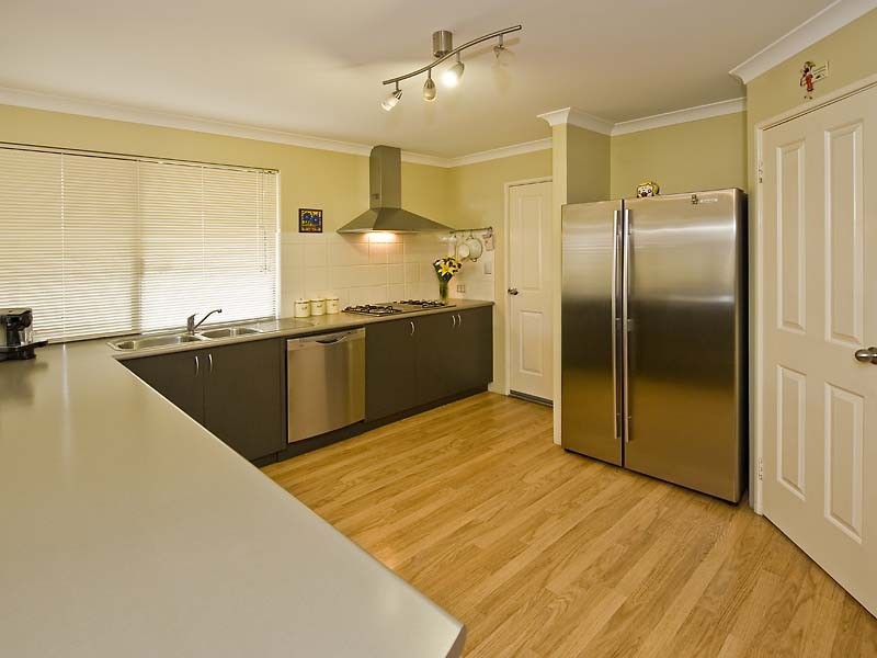 8 Barents Road, Canning Vale WA 6155