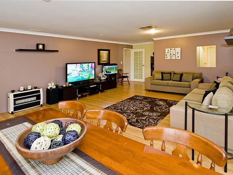 8 Barents Road, Canning Vale WA 6155