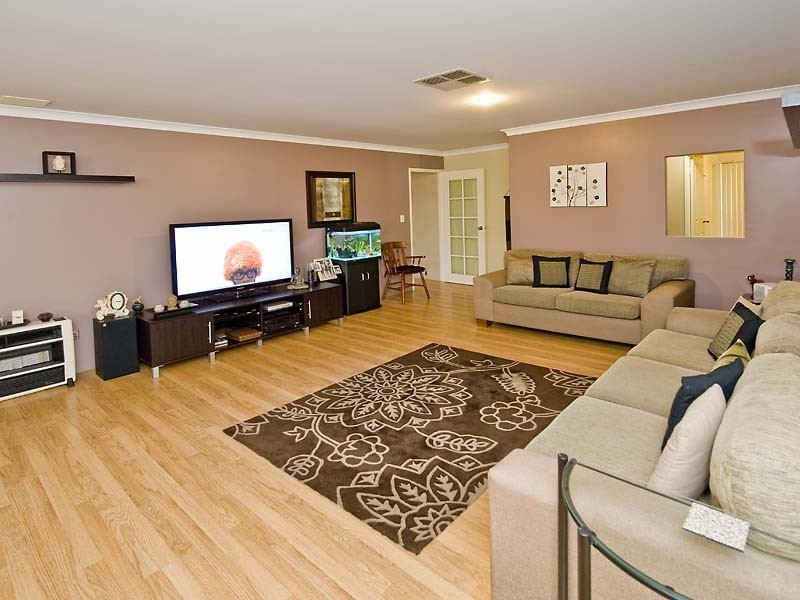 8 Barents Road, Canning Vale WA 6155