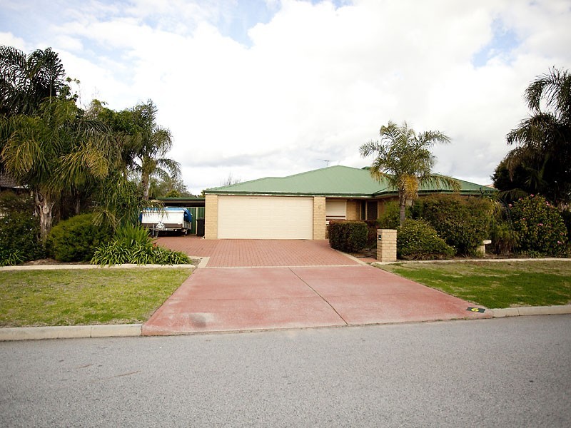 6 Bohemia Grove, Seville Grove WA 6112