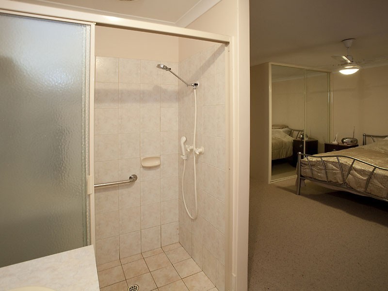 6 Bohemia Grove, Seville Grove WA 6112