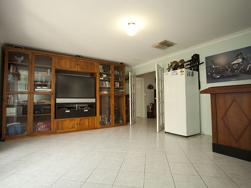 6 Bohemia Grove, Seville Grove WA 6112