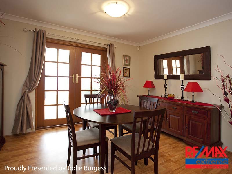 52 Discovery Drive, Thornlie WA 6108