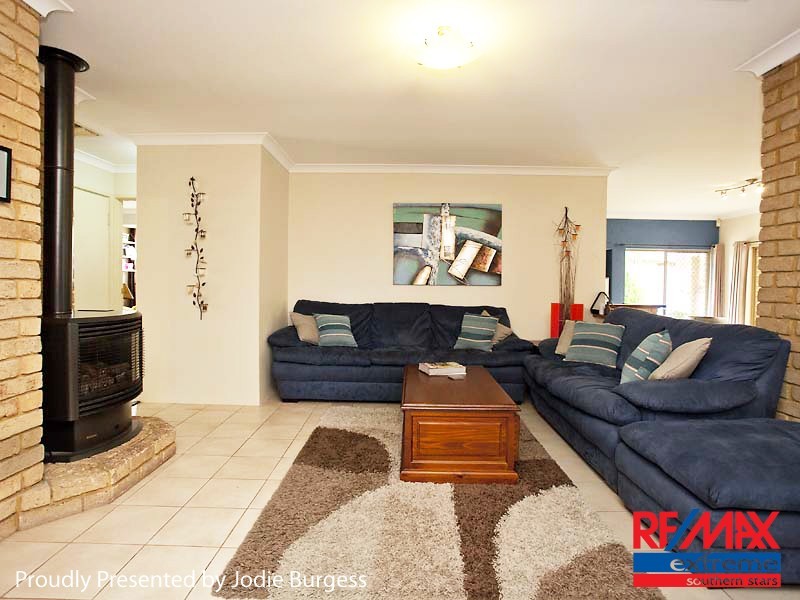 52 Discovery Drive, Thornlie WA 6108