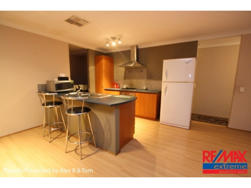 18 Explorer Drive, Thornlie WA 6108