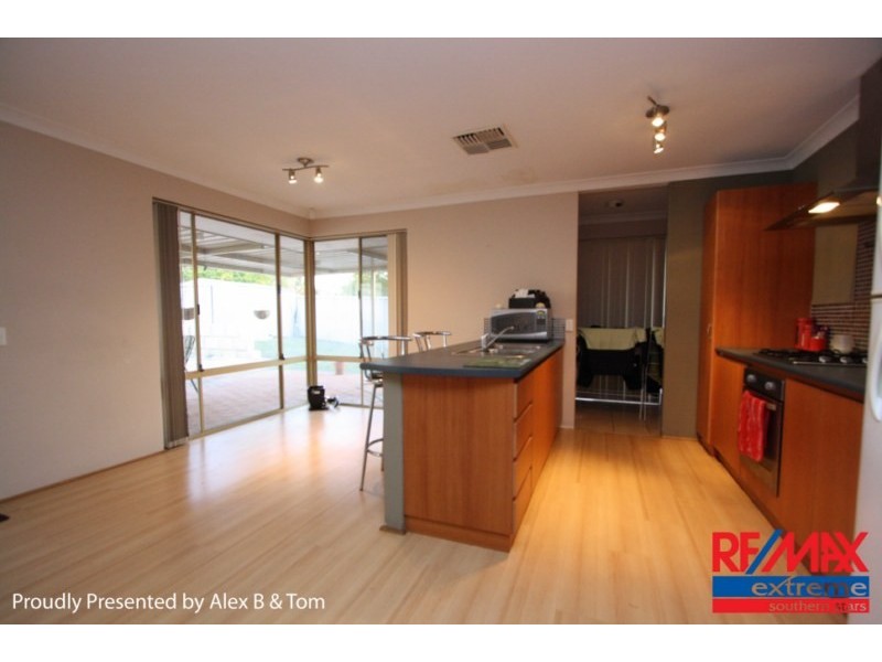 18 Explorer Drive, Thornlie WA 6108